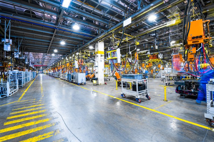 Bild Produktionshalle mit Fertigungsstraße