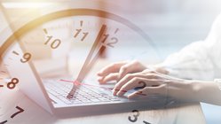 Bild Zeiterfassung mit Uhr